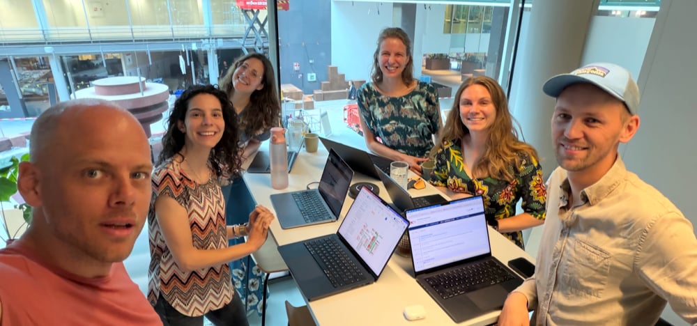 Ruben, Leonor, Catarina, Eva van der Veer, Eva Schulze and Daan at our first in-person weekly meeting